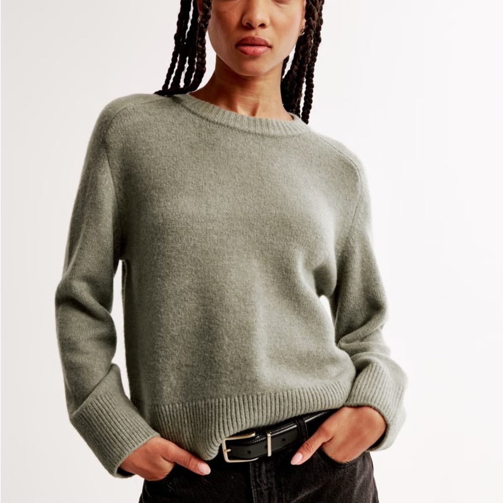 Abercrombie & Fitch Green Madeline Crew Neck Sweater with Ribbed Detailing